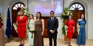 Elena Pla Giménez en la elección como Reina de las Fiestas Mayores de Paterna