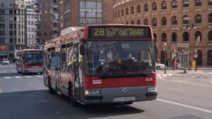 Autobús de la EMT en Valencia con ruta hacia Estación del Norte