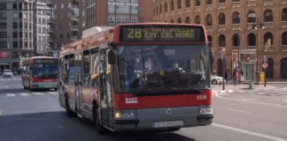 Autobús de la EMT en Valencia con ruta hacia Estación del Norte