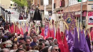 Multitud en la celebración de la Semana Santa en Torrent