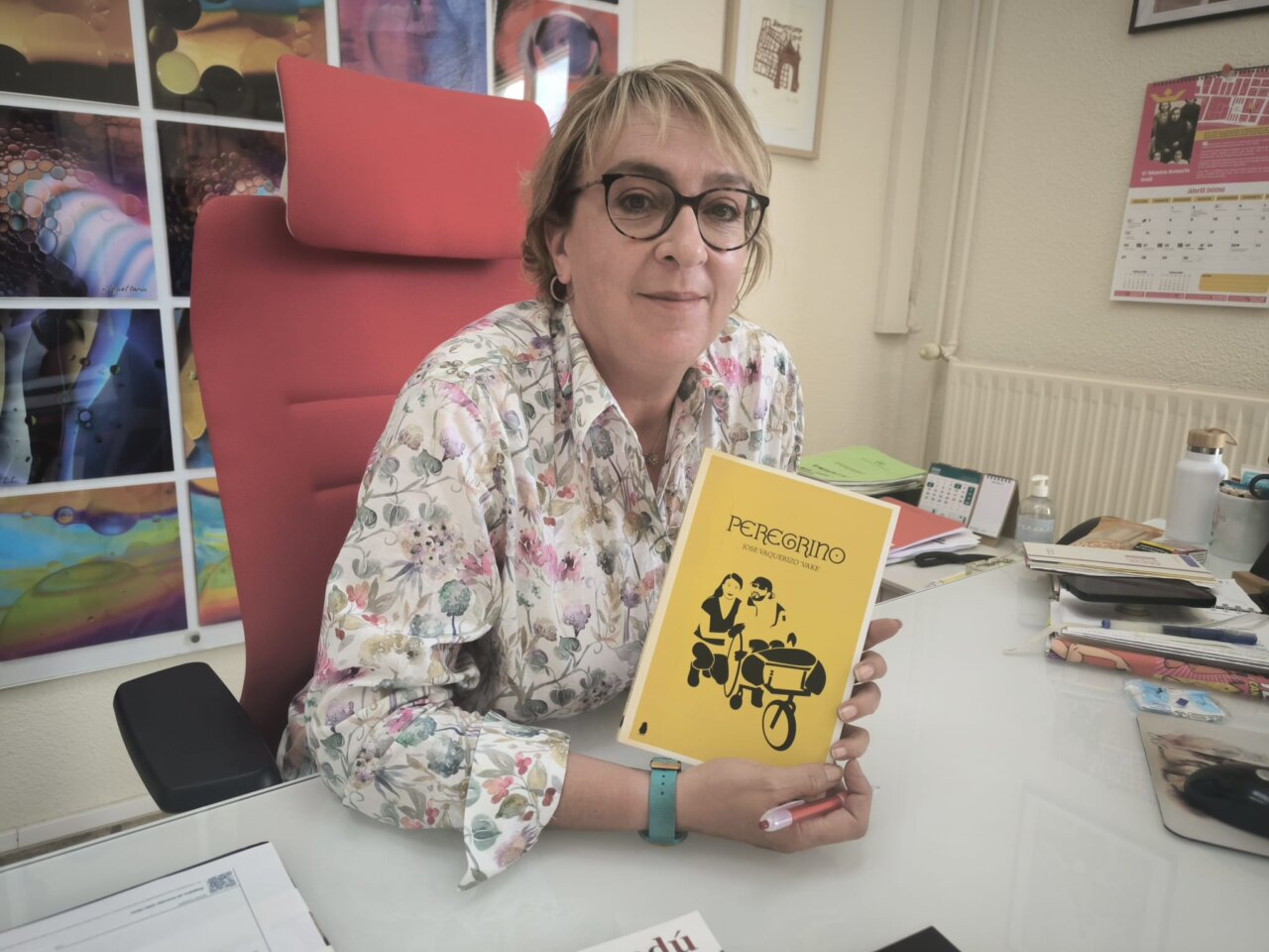 La alcaldesa de Benetússer Eva Sanz celebra el Día del Libro con una recomendación literaria.