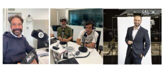 Presentadores de À Punt Ràdio en estudio de grabación