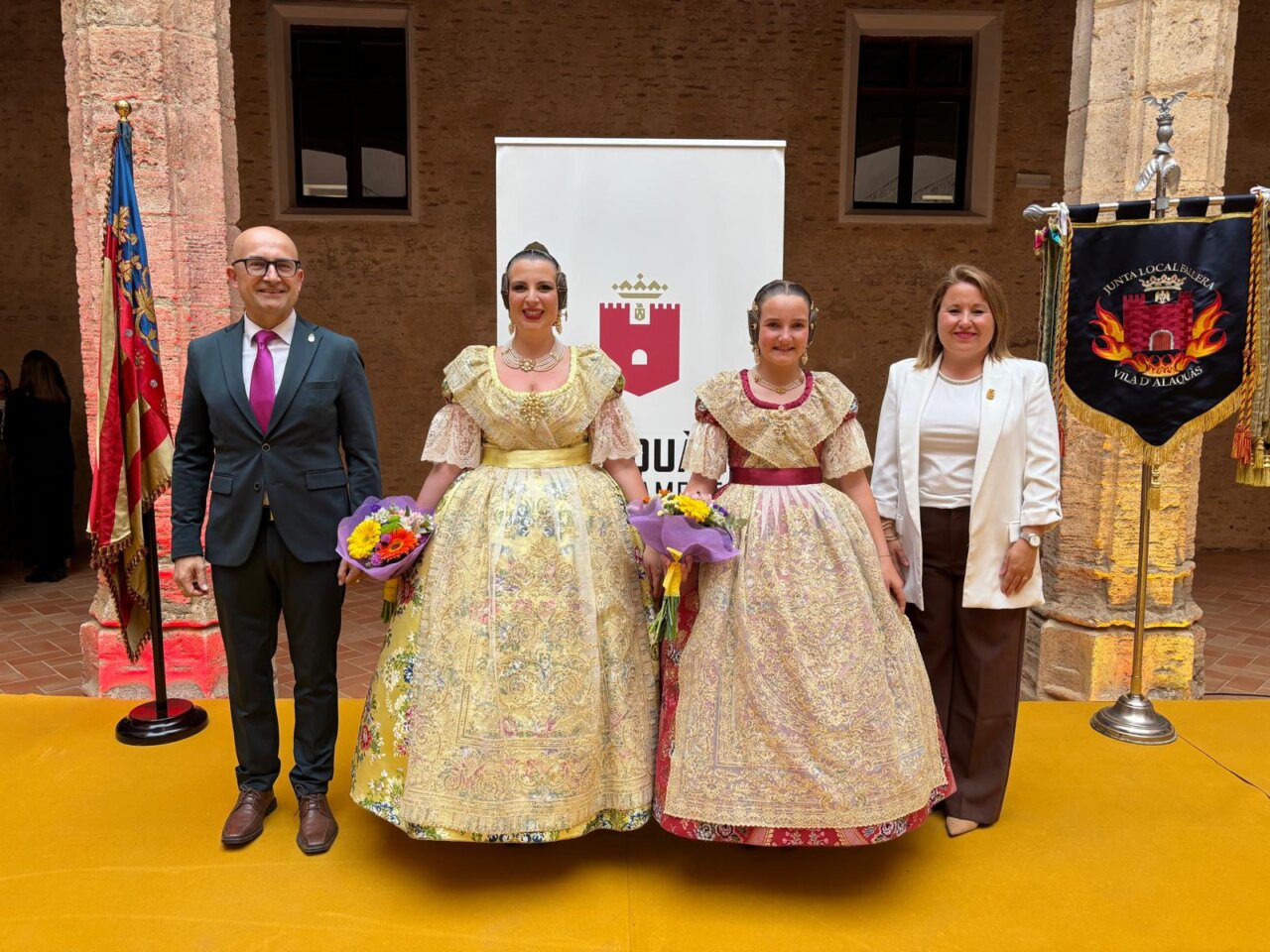 Irene Pons y Ainhoa Ferrer en la elección de Falleras Mayores de Alaquàs