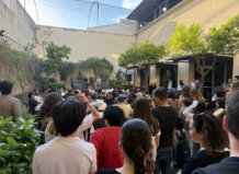 Asistentes en la II Feria del Libro de Massamagrell disfrutando de un evento literario