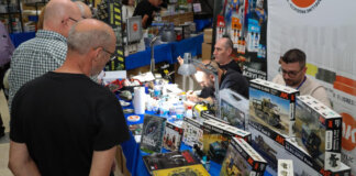 La 30ª edición de la Feria de Modelismo en Torrent reúne a aficionados y expertos.