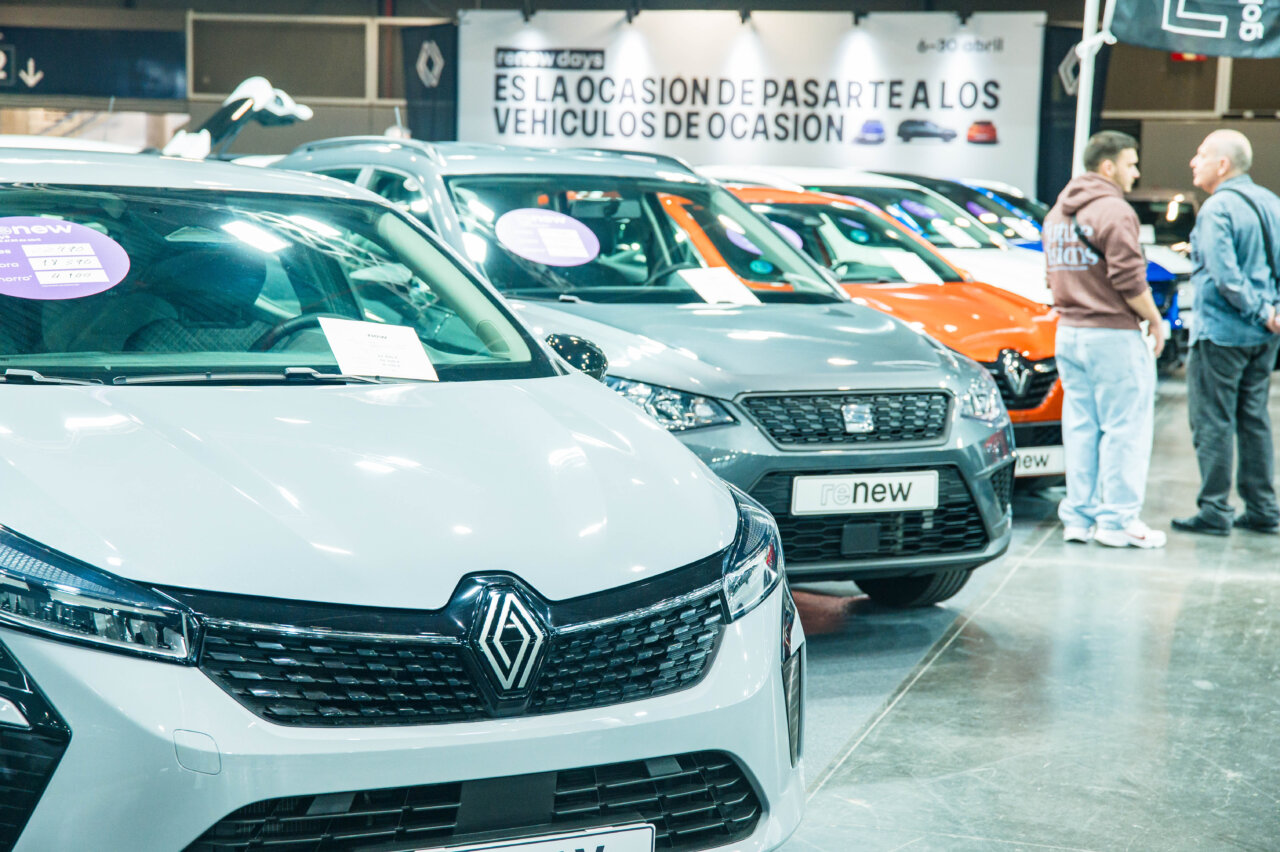 Exposición de vehículos en la Feria del Vehículo Selección Ocasión de València