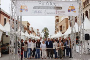 Inauguración de la V edición de FirALEC en Rafelbunyol con comerciantes locales