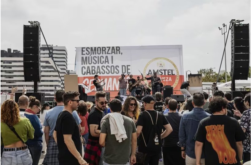Concierto en el Germanor Fest en Quart de Poblet con público disfrutando