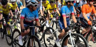 Niños y niñas preparados para competir en el Gran Premio de Escuelas Ciclistas en Foios.