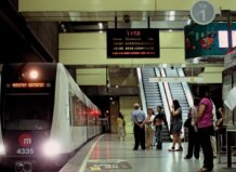 Tren en estación de Metrovalencia durante una huelga