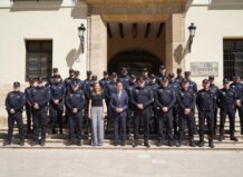 La plantilla de la Policía Local de Paterna se amplía con 20 agentes y refuerza el modelo de seguridad ciudadana Grupo de nuevos agentes de la Policía Local de Paterna en un acto oficial