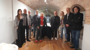 Jurado de la XVII Bienal Internacional de Cerámica de Manises 2026 en una reunión.