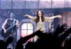 Laura Pausini conquista el Roig Arena ante más de 12.000 asistentes Laura Pausini en concierto con el público emocionado en el Roig Arena