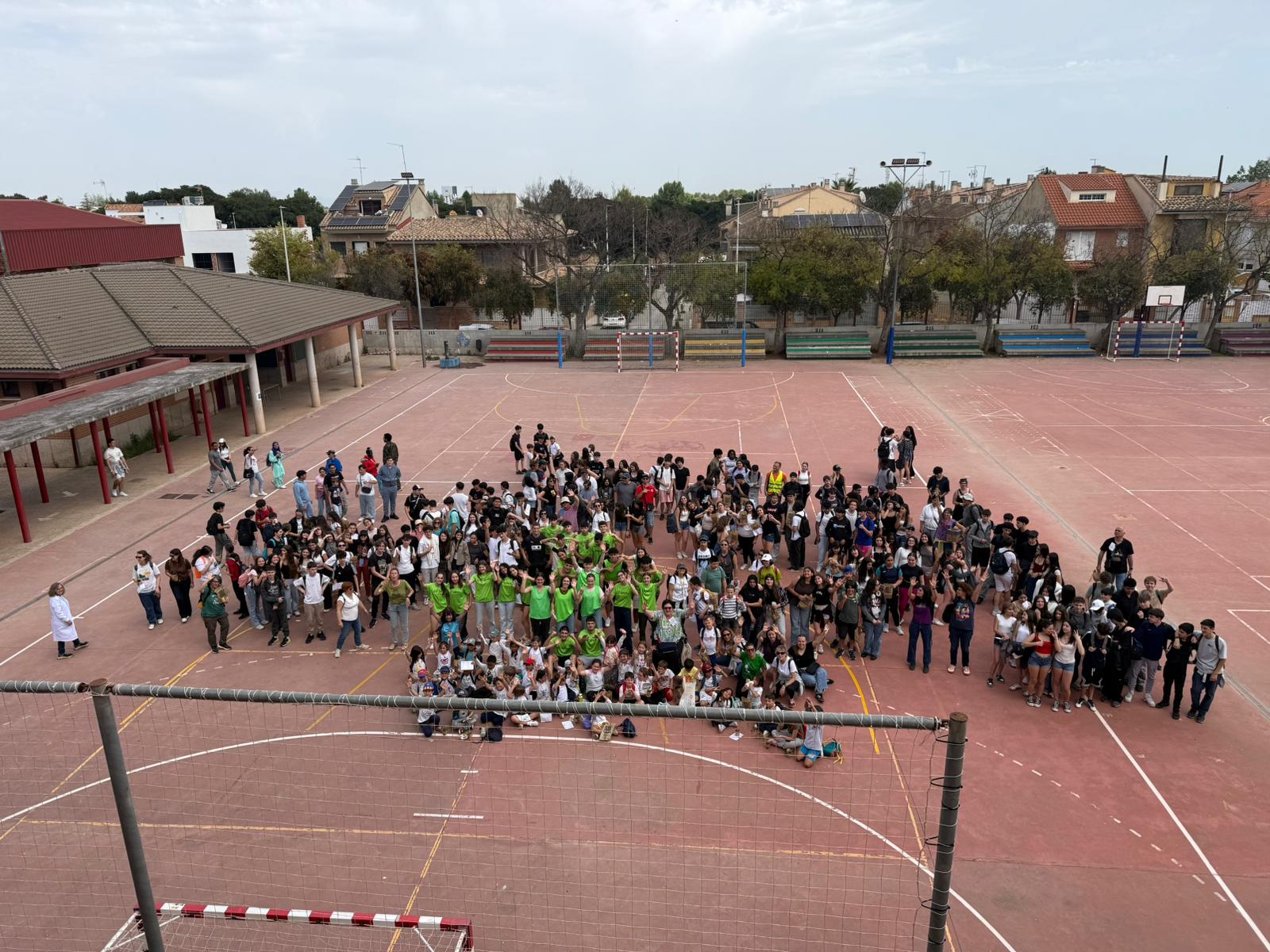 Vora 500 estudiants i docents marxen fins a Picanya en defensa de l’Horta pel Dia de la Terra