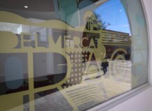 Ventana del Mercado de Sant Gregori en Torrent con diseño moderno