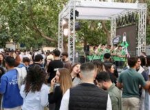 La 36ª Mostra Proava encara su recta final en el Jardín del Turia consolidada como el epicentro de la gastronomía valenciana Multitud de personas disfrutando en la Mostra Proava en el Jardín del Turia