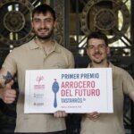 Néstor López y Carlos Monge celebrando su premio en TastArròs