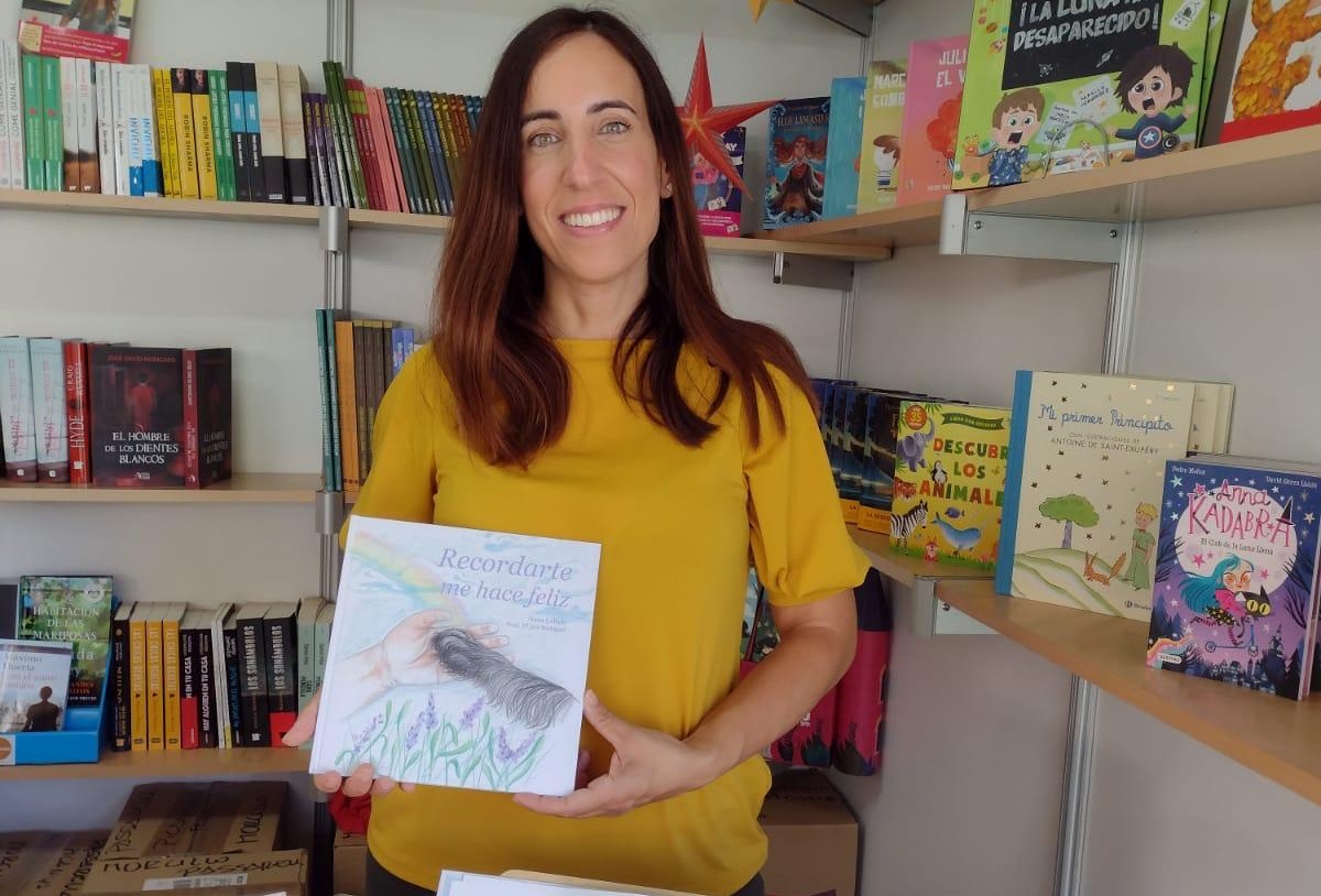 Nuria Collado presenta su libro en el Día del Libro.