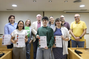 Estudiantes premiados en la Olimpíada de Valencià en Paiporta