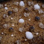 Paella extremeña con ingredientes innovadores y presentación creativa