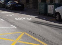 Mejora de la seguridad vial en varias calles de Manises con el repintado de señalización horizontal Repintado de señalización horizontal en calles de Manises