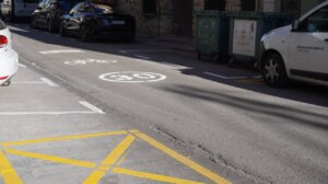 Repintado de señalización horizontal en calles de Manises