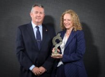 Entrega del Premio Sapiens al proyecto Torrent Conecta por su innovación en administración local.