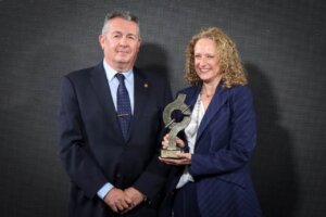 Entrega del Premio Sapiens al proyecto Torrent Conecta por su innovación en administración local.