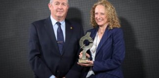 Entrega del Premio Sapiens al proyecto Torrent Conecta por su innovación en administración local.