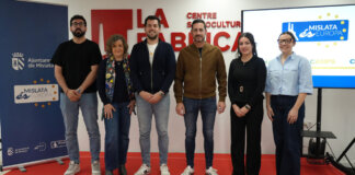 Grupo de personas en evento sobre proyectos europeos en Mislata
