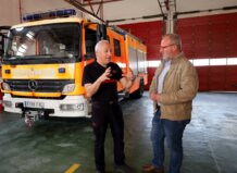 Reforma del parque de bomberos en La Pobla de Farnals con camión de bomberos
