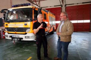 Reforma del parque de bomberos en La Pobla de Farnals con camión de bomberos