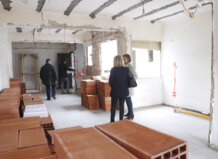 El plan de rehabilitación de vivienda pública suma nuevas actuaciones en Puçol con una inversión de 185.000 euros Reforma de viviendas sociales en Puçol con materiales de construcción