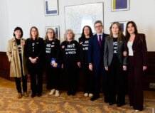 Las asociaciones de víctimas de la DANA se reúnen con el ministro Félix Bolaños para discutir sus demandas.