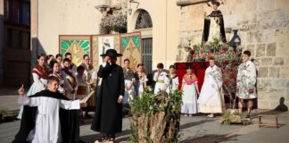 Representación del Grup de Ball de Torrent en honor a San Vicente Ferrer