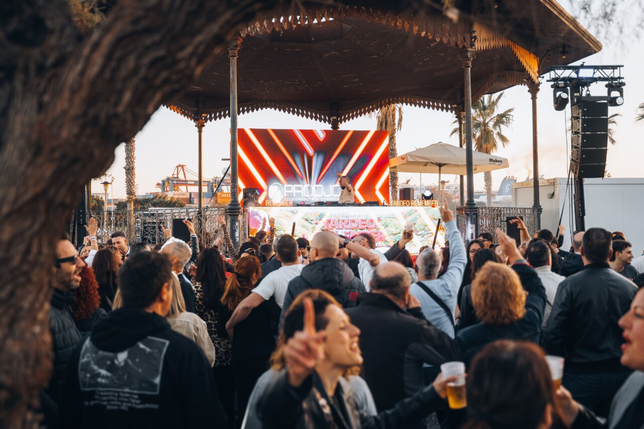 La Pérgola acoge el evento Tardeo Remember con música de los 90 y 2000.