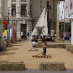 Vista del evento TastArròs en València con personas y decoraciones