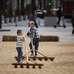 Niños jugando en un evento de TastArròs en Valencia