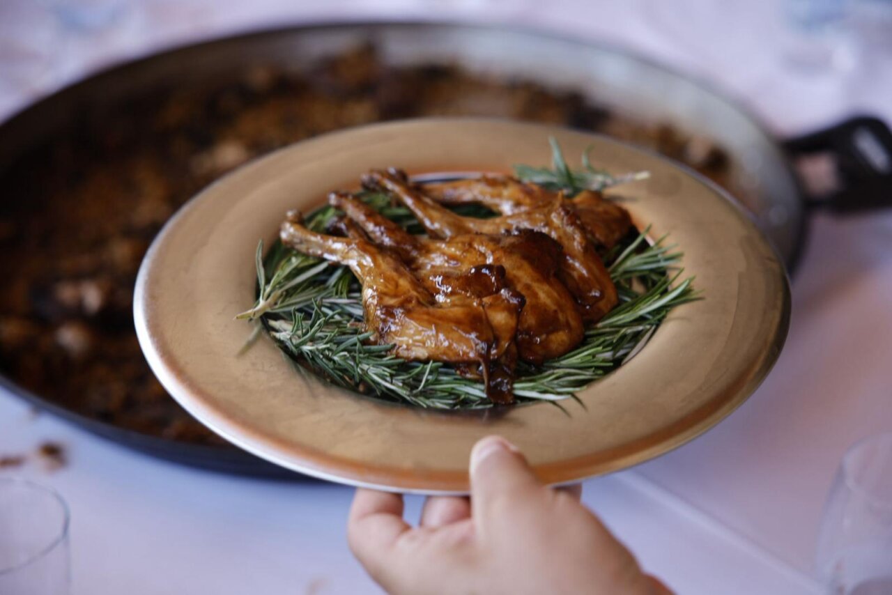 Plato de arroz con carne presentado en el TastArròs 2026