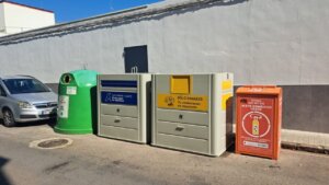 Contenedores de residuos orgánicos y reciclables en Tavernes Blanques