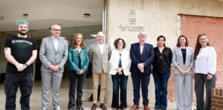 Firma del convenio entre el Teatre Nacional de Catalunya y el Ayuntamiento de Paiporta