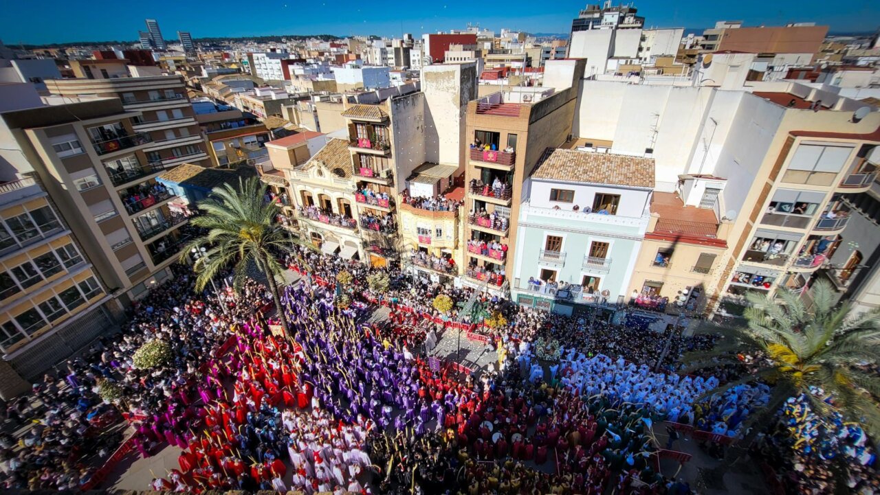 Torrent celebra el Domingo de Resurrección con un Encuentro Glorioso lleno de tradición y alegría.