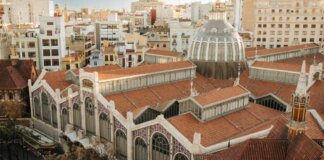 Vista aérea del Mercat Central de València con su arquitectura distintiva