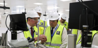 Visita a la futura fábrica de válvulas cardíacas de Edwards Lifesciences en Moncada