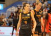 Jugadoras de Valencia Basket en partido contra Durán Maquinaria Ensino