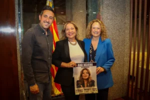 Ana Najera visita ayuntamiento Torrent
