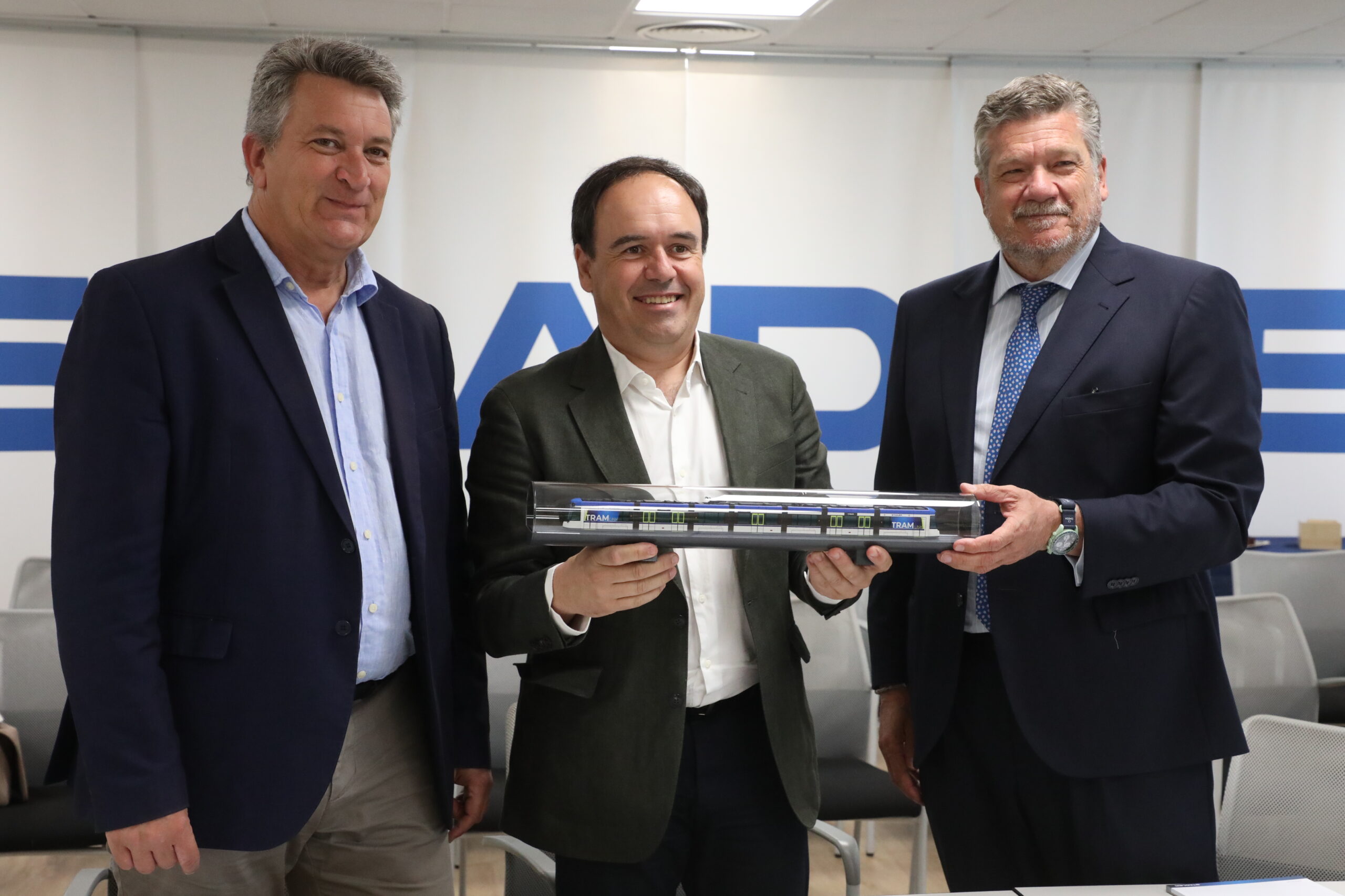 El president de la Generalitat visita la planta de Stadler 