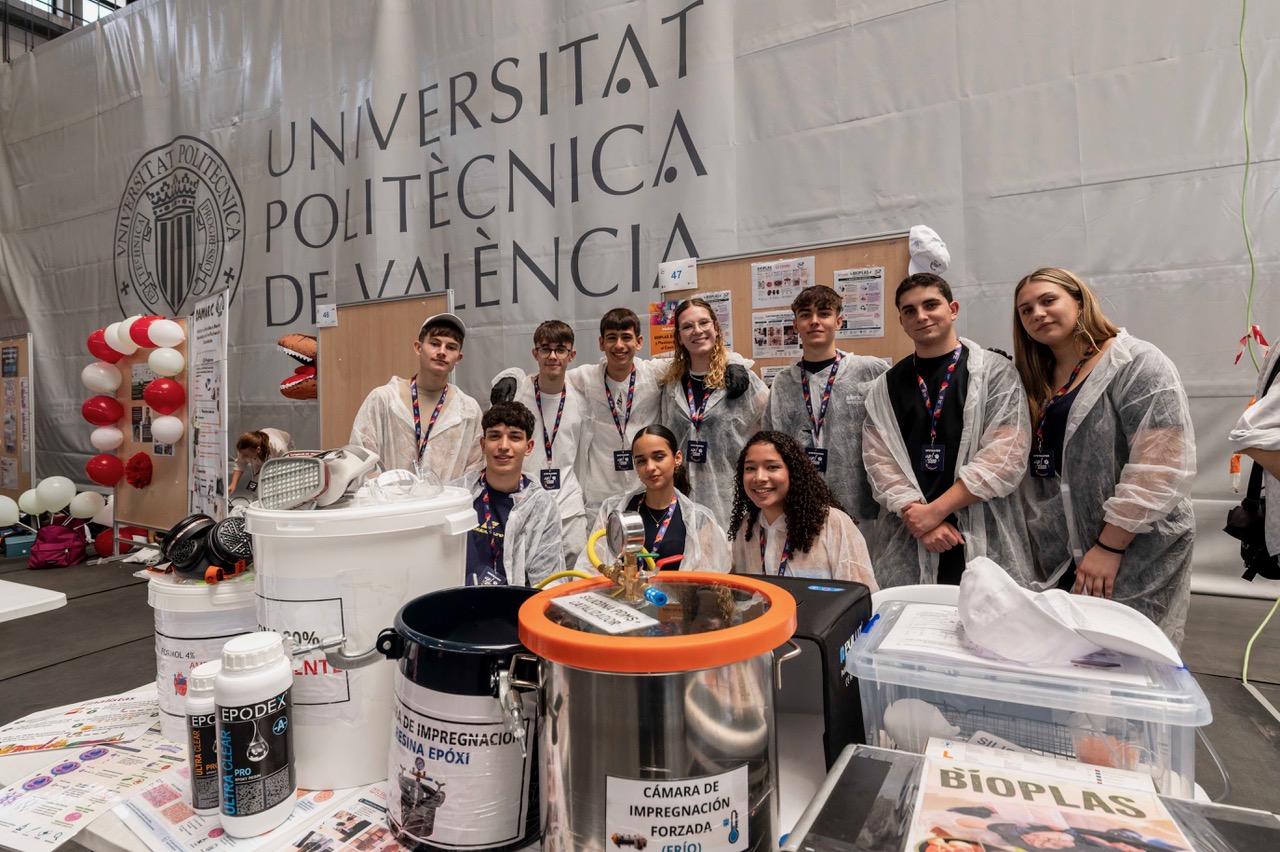 el IES Vicent Andrés Estellés de Burjassot obtuvo el primer premio en la categoría Makers Senior