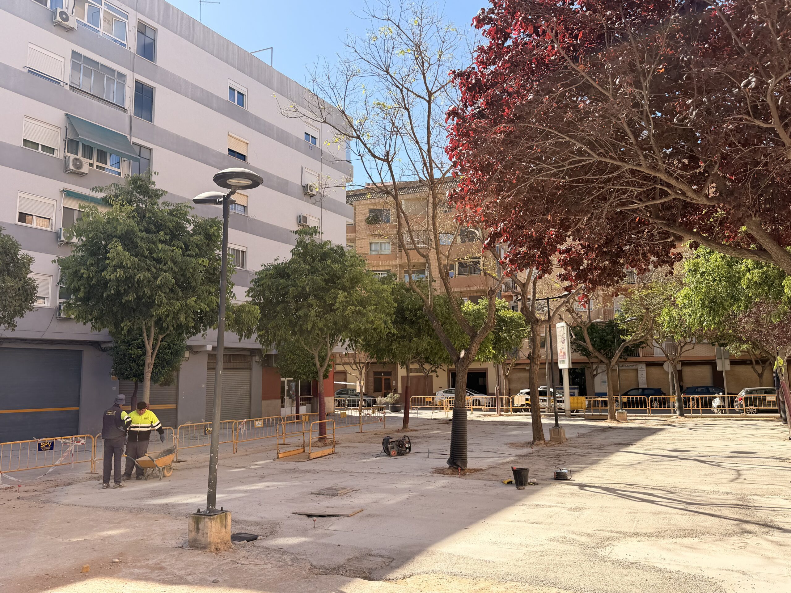 Reurbanización Pl. Alaquàs en barrio de La Paz de Mislata
