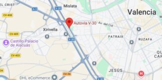 Accidente en la autovía V-30 en Valencia con un vehículo volcado.